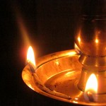 1024px-Nilavilak,a_tradition_lamp