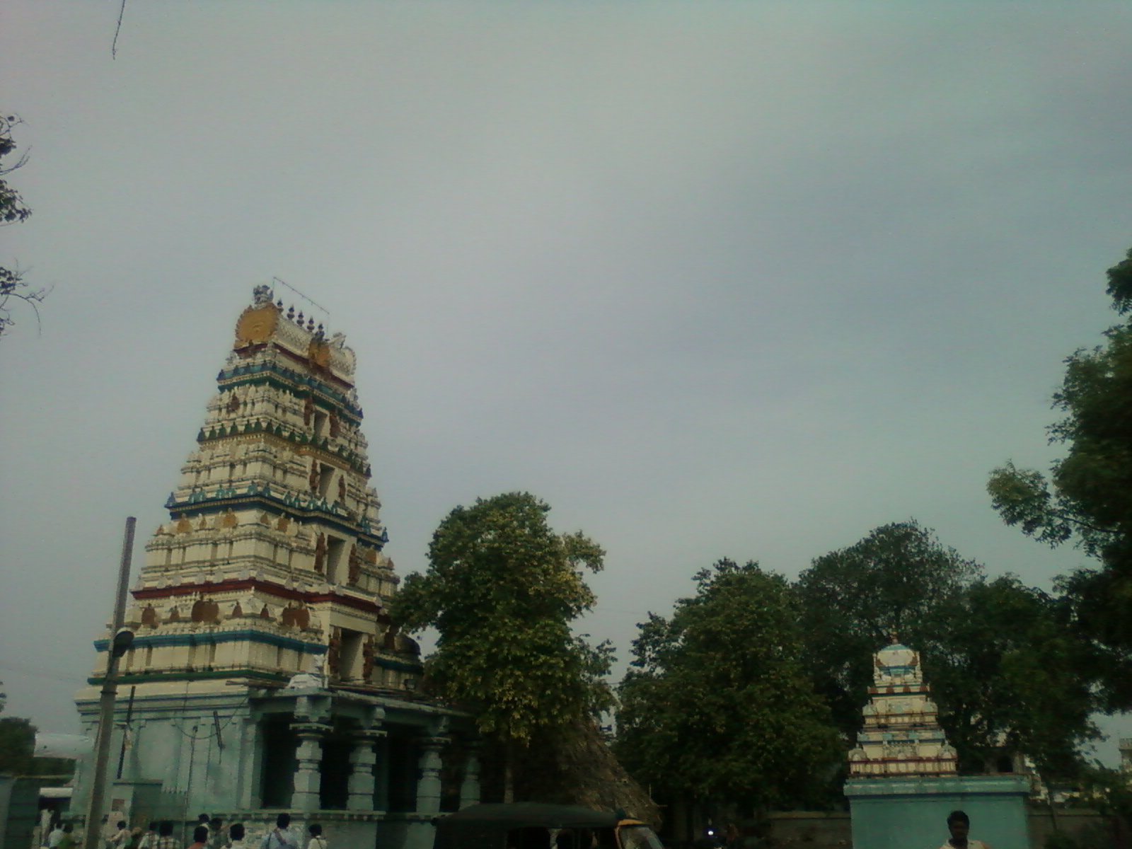 Amaravati_Amareswara_temple_gopuram_HariOme