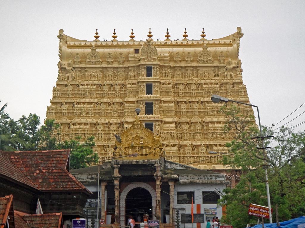 sri-padmanabhaswamy-temple-thiruvananthapuram_9235532_l